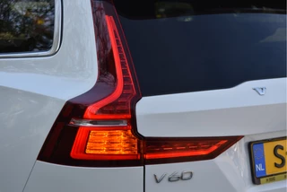 Volvo V60 | Pano.dak | Standkachel | Keyless | Camera | Stuurverwarming | Carplay | Full LED | Historie - afbeelding nr 26