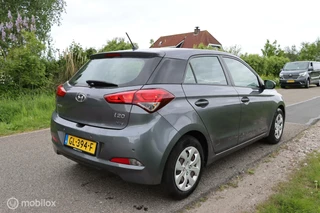Hyundai i20 Hyundai i20 1.2 HP Business Edition / PDC / Climate Control - afbeelding nr 4