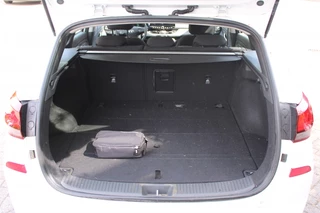 Hyundai i30 Hyundai i30 Wagon 1.0 T-GDI Comf.Smart Aut. Navi/Led/Pdc/Cam/16