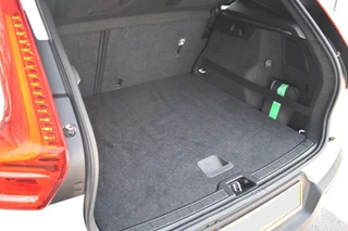 Volvo XC40 Volvo XC40 T2 129pk Aut. Momentum Core | Navigation Tech | Airco | LM velge - afbeelding nr 30