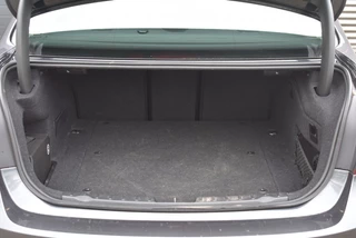 BMW 3 Serie BMW 3 Serie 330E HIGH EXEC. / SCHUIF KANTELDAK / STOELVERWARMING / LEDERE BEKLEDING - afbeelding nr 7