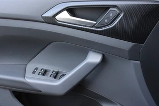 Volkswagen T-Cross Volkswagen T-Cross 1.0 TSI DSG Aut. LIFE PDC Voor en achter Apple Carplay - afbeelding nr 35