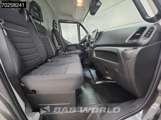 Iveco Daily Iveco Daily 35C21 3.0L Automaat 2025model Black Edition L2H2 ACC Camera LED CarPlay Dubbellucht L2 12m3 Airco - afbeelding nr 20