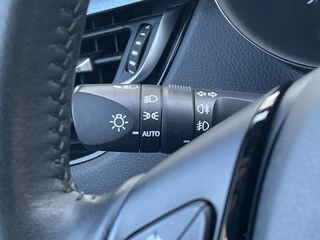 Toyota C-HR Toyota C-HR 2.0 Hybrid Team D | CarPlay | Parelmoer | Camera | ACC | LED | DAB+ | Keyless | 18 inch - afbeelding nr 15