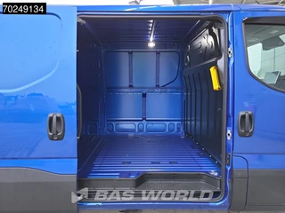 Iveco Daily Iveco Daily 35C21 3.0L Automaat Laag dak L2H1 Uniek! LED Trekhaak Navi ACC 8m3 Airco Trekhaak - afbeelding nr 7