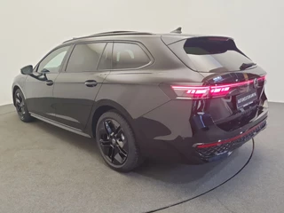 Volkswagen Passat Volkswagen Passat Variant 1.5 eHybrid 272pk DSG/AUT R-Line Wegklapbare trekhaak, Panoramadak, Leder - afbeelding nr 6