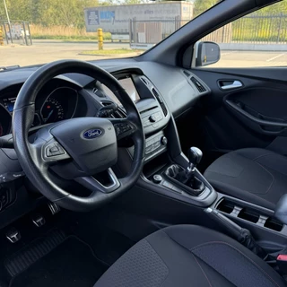 Ford Focus Ford Focus 1.0 ST-Line | PDC | Sport Uitvoering ! - afbeelding nr 8