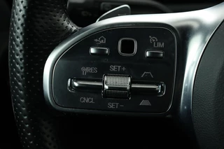 Mercedes-Benz A-Klasse Mercedes-Benz A-klasse 250e AMG Night | Panoramadak | Adaptive cruise |  Carplay | Stoelverwarming | Camera | Leder/Alcantara | Full LED | Sfeerverlichting | Navigatie - afbeelding nr 11