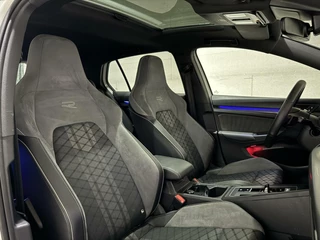 Volkswagen Golf Volkswagen Golf 1.5 eTSI 3x R-Line Pano Carplay Sfeer ACC NAP - afbeelding nr 19