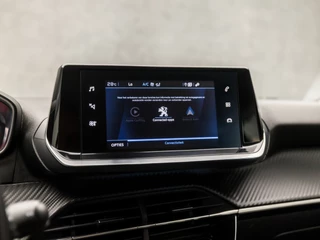 Peugeot 2008 Peugeot 2008 1.2 PureTech Sport Automaat (APPLE CARPLAY, GROOT NAVI, 360 CAMERA, LM VELGEN, SPORTSTOELEN, CRUISE, LANE ASSIST, NIEUWE APK, NIEUWSTAAT) - afbeelding nr 25