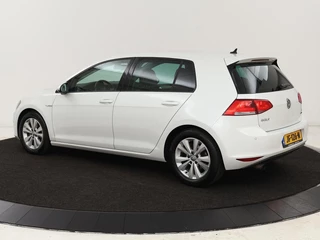 Volkswagen Golf Volkswagen Golf 1.0 TSI Business Edition Connected | Automaat |  Camera | Navigatie | Trekhaak | Climate control | Sportstoelen | Cruise control | Parkeerhulp | Bluetooth - afbeelding nr 2