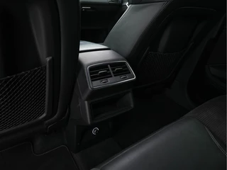 Audi e-tron Audi e-tron 50 Quattro S-Line Launch-Edition-Black 71 kWh (INCL-BTW) *PANO | LEATHER-MICROFIBRE | DIGI-COCKPIT | FULL-LED | MEMORY-PACK | ADAPTIVE-CRUISE | HEATED-SPORTSEATS | NAVI-FULLMAP | KEYLESS | SHIFT-PADDLES | 20