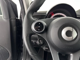 Smart Fortwo Aut. *PANO | FULL-LED | FULL-LEATHER | NAVI-FULLMAP | CAMERA | BRABUS-WHEELS | AMBIENT-LIGHT | AIRCO | PDC | CRUISE | DAB | CARPLAY | COMFORT-SEATS | 16''ALU* - afbeelding nr 19