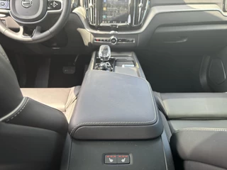 Volvo XC60 Volvo XC60 2.0 T8 Plug-in hybrid AWD Plus Dark | Harman/Kardon | Memory Seats | Climate Pack | 360 Camera | - afbeelding nr 11