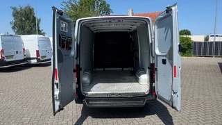 Volkswagen Crafter Volkswagen Crafter 2.0 TDI 75KW 102PK L3H2 EURO 6 AIRCO/ CRUISE CONTROL/ NAVIGATIE/ 100% DEALERONDERHOUDEN - afbeelding nr 11