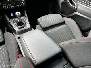Ford Focus Ford Focus 1.0 EcoBoost ST Line Navi 18inch Led Winterpack NAP Dik! - afbeelding nr 17