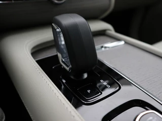 Volvo XC90 Volvo XC90 T8 PLUG-IN HYBRID ULTIMATE BRIGHT 21INCH LUCHTVERING FULL-LED H/ - afbeelding nr 19