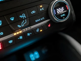 Ford Focus Automaat (DIGITAL COCKPIT, APPLE CARPLAY, STUUR/STOELVERWARMING, GETINT GLAS, TREKHAAK, CAMERA, LED KOPLAMPEN, ADAPTIVE CRUISE, KEYLESS, NIEUWE APK, NIEUWSTAAT) - afbeelding nr 11