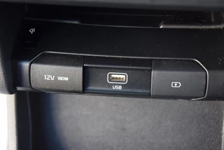 Kia e-Niro Kia e-Niro ExecutiveLine 64 kWh | Stoelverwarming/koeling | Elektrisch verstelb. bestuurdersstoel met geheugen | Draadloze telefoonlader | - afbeelding nr 35