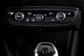 Opel Crossland X Opel Crossland X 1.2 83 PK Edition | Cruise | Stoel-+Stuurverw. | Afn.Trekhaak | PDC | App.Connect | Auto.Airco | LM 16