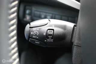 Peugeot 308 Peugeot 308 1.2 PureTech Blue Lease Executive, Trekhaak, Pano, voor/achter Pdc + Camera, App connect, Cruise, Navi, Clima, Donker glas. - afbeelding nr 34