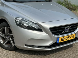 Volvo V40 Volvo V40 1.5 Summum BJ`16 NAP NL Pano Navi Led Cruise Leder - afbeelding nr 2
