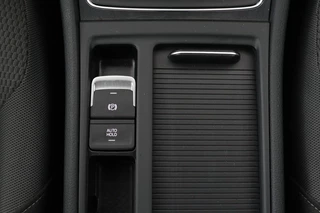 Volkswagen Golf Volkswagen Golf 1.6 TDI Comfortline | Carplay | Navigatie |  Adaptive cruise | Climate control | Parkeerhulp | Regen-/lichtsensor - afbeelding nr 23