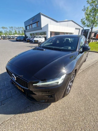 Volvo S60 Volvo S60 2.0 B3 R-Design AUTOMAAT,VOL LEDER,CLIMA,NAVI,CARPLAY,LED - afbeelding nr 2