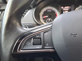 Škoda Octavia Škoda Octavia Combi 1.0 TSI Greentech Style Business | Automaat | Trekhaak | Stoelverwarming | All-seasons | Cruise | - afbeelding nr 9
