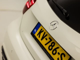 Mercedes-Benz A-Klasse Automaat (NAVIGATIE, CAMERA, LEDER/ALCANTARA, STOELVERWARMING, GETINT GLAS, SPORTSTOELEN, LED KOPLAMPEN, CRUISE, RODE STIKSELS, NIEUWE APK, NIEUWSTAAT) - afbeelding nr 27