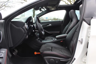 Mercedes-Benz CLA Mercedes-Benz CLA Shooting Brake 180 / Panoramadak / Camera / Half leder / Navigatie / 18'' / LED Koplampen / Stoelverwarming / Cruise Control - afbeelding nr 10