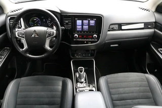 Mitsubishi Outlander Mitsubishi Outlander 2.4 PHEV Intense AWD Trekhaak AppleCarplay Leder/Alcantara Pdc Chroom Lmv 108000KM BJ2020 - afbeelding nr 23