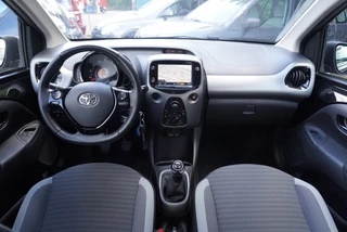 Toyota Aygo Toyota Aygo 1.0 VVT-i x-play ltd Navi | Camera | Airco | NAP - afbeelding nr 8
