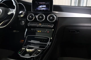 Mercedes-Benz GLC Mercedes-Benz GLC-klasse Coupé 250 4MATIC AMG 63 Look / AUT / Open Dak / Dode Hoek / Cruise Control / Camera / Pdc / Xenon / 19 In - afbeelding nr 15