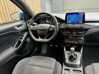 Ford Focus Ford Focus Wagon 1.0 EcoBoost Hybrid ST Line | Navigatiesysteem | Stoelverwarming | Stuurverwarming | LED verlichting | Apple CarPlay | Achteruitrijcamera | Inparkeerhulp | Parkeersensoren voor en achter - afbeelding nr 6