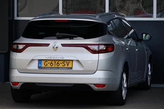 Renault Mégane Estate Renault Megane Estate 1.3 TCe Limited, aut. keyless, CarPlay - afbeelding nr 2