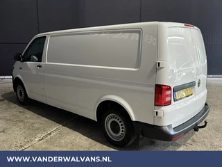 Volkswagen Transporter Volkswagen Transporter 2.0 TDI L2H1 Euro6 Airco | Navigatie | Cruisecontrol | Trekhaak | Leder stuurwiel Parkeersensoren - afbeelding nr 2