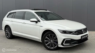 Volkswagen Passat Volkswagen Passat GTE I Pano l Dynaudio | Trekhaak - afbeelding nr 1
