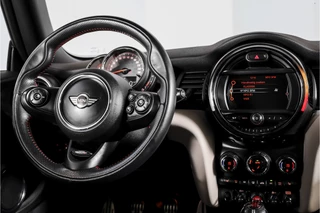 MINI Cooper MINI Cooper 1.5 135 PK Chili - JCW Trim | Cruise | Stoel-+Voorruitverw. | PDC | NAV | ECC | LM 17