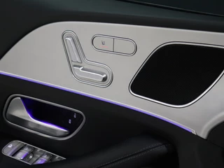 Mercedes-Benz GLE Mercedes-Benz GLE 350 e 4MATIC AMG [APPLE CARPLAY, AIRMATIC, CAMERA + TOP VIEUW, ADAPTIVE CRUISE CONTROL, DIGITAL DASH, SFEERVERLICHTING, STOELVERWARMING, ELEKTRISCHE STOELEN, FLIPPERS, TREKHAAK, NAVIGATIE, NIEUWSTAAT] - afbeelding nr 15