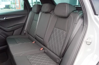 Škoda Karoq Škoda Karoq 1.5 TSI DSG Sportline/ Panodak/ Standverwarming/ Camera/ ACC/ DCC - afbeelding nr 34