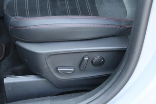 Ford Kuga Ford Kuga 2.5 PHEV Graphite Tech Edition 225pk | Driver Assistance Pack | Technology pack | Wegklapbare Trekhaak  | Panorama dak | Winterpack | Verlengde fabrieksgarantie tot 05-2028 - afbeelding nr 12