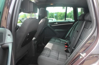 Volkswagen Tiguan Volkswagen Tiguan 1.4 TSI Edition / Trekhaak / Panoramadak / Apple CarPlay / 18'' / Navigatie / Xenon / Stoelverwarming / Cruise Control - afbeelding nr 11