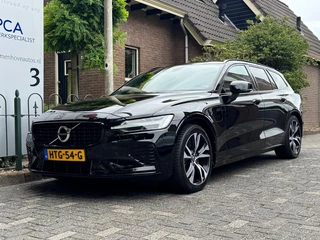 Volvo V60 Volvo V60 2.0 T6 Recharge AWD R-Design R-Design/Airco/Lichtmetalen velgen/Stoelverw. - afbeelding nr 3
