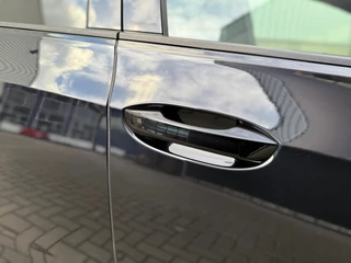 Volkswagen Golf Volkswagen Golf 2.0 TSI R 4Motion|Akrapovic|Panorama|Performance - afbeelding nr 16
