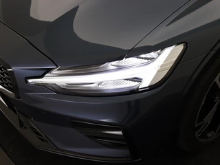Volvo S60 Volvo S60 B4 AUT(7) PLUS DARK 360GR CAM HARMAN/KARDON STOELVENTILATIE SCHU - afbeelding nr 37