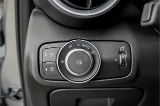 Alfa Romeo Giulia Facelift CarPlay Leder 19