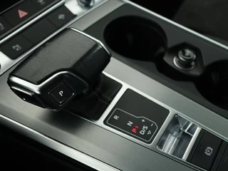 Audi A6 Audi A6 55 TFSIe S Line | 367pk | Trekhaak | Stoel & stuurverwarming | Adaptive cruise | Camera | Matrix LED | Carplay | Sportstoelen | Half leder | Navigatie - afbeelding nr 17