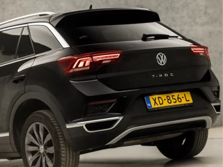 Volkswagen T-Roc (DIGITAL COCKPIT, APPLE CARPLAY, GROOT NAVI, CLIMATE, LEDER, SPORTSTOELEN, ADAPTIVE CRUISE, SFEERVERLICHTING, MODE KNOP, LED KOPLAMPEN, PARKEERSENSOREN, NIEUWE APK, NIEUWSTAAT) - afbeelding nr 12