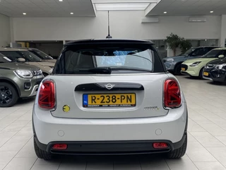 MINI Electric MINI Electric Mini Camden Ed. 33 kWh [ CAREPLAY I CLIMA & STOELVERWARMING] - afbeelding nr 23